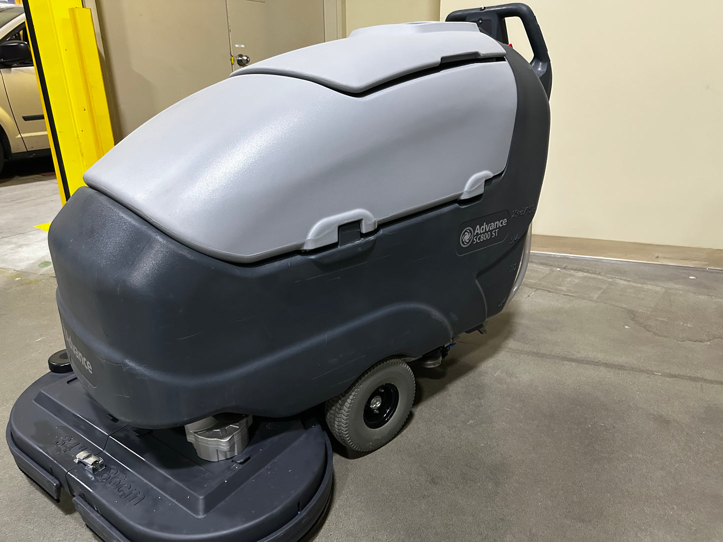 Nilfisk SC 800 34 Inch Auto Scrubber