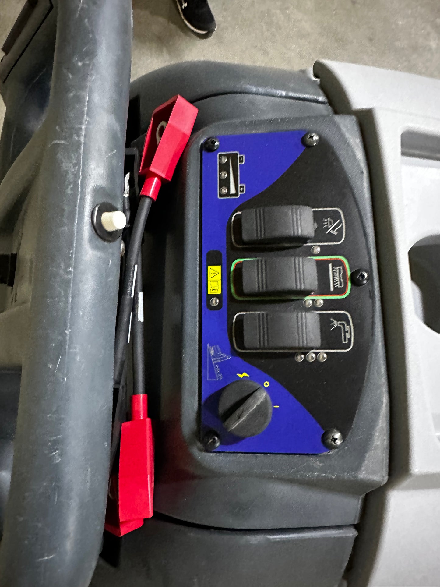 Nilfisk SC 800 34 Inch Auto Scrubber