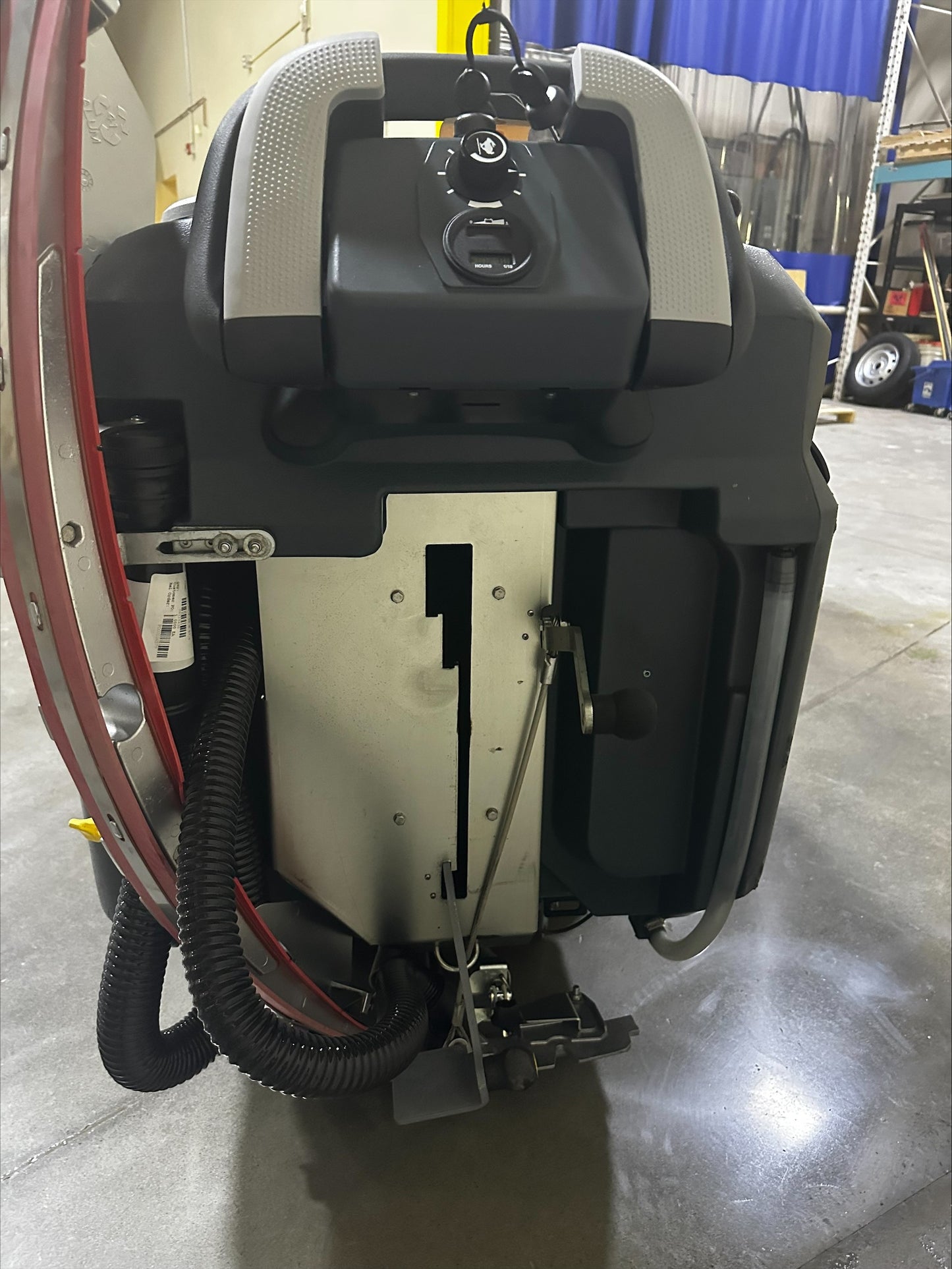 Nilfisk Advance SC901 Auto Scrubber – Refurbished (34" Deck)