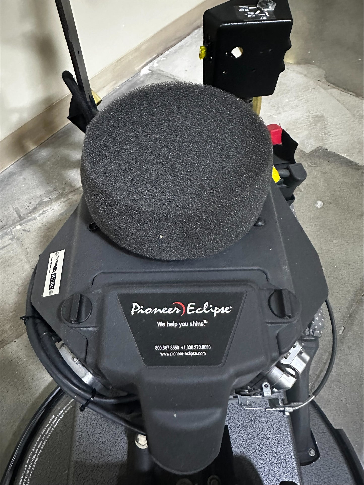 Pioneer Eclipse 420BU Propane Burnisher – Refurbished (27" Pad Width)