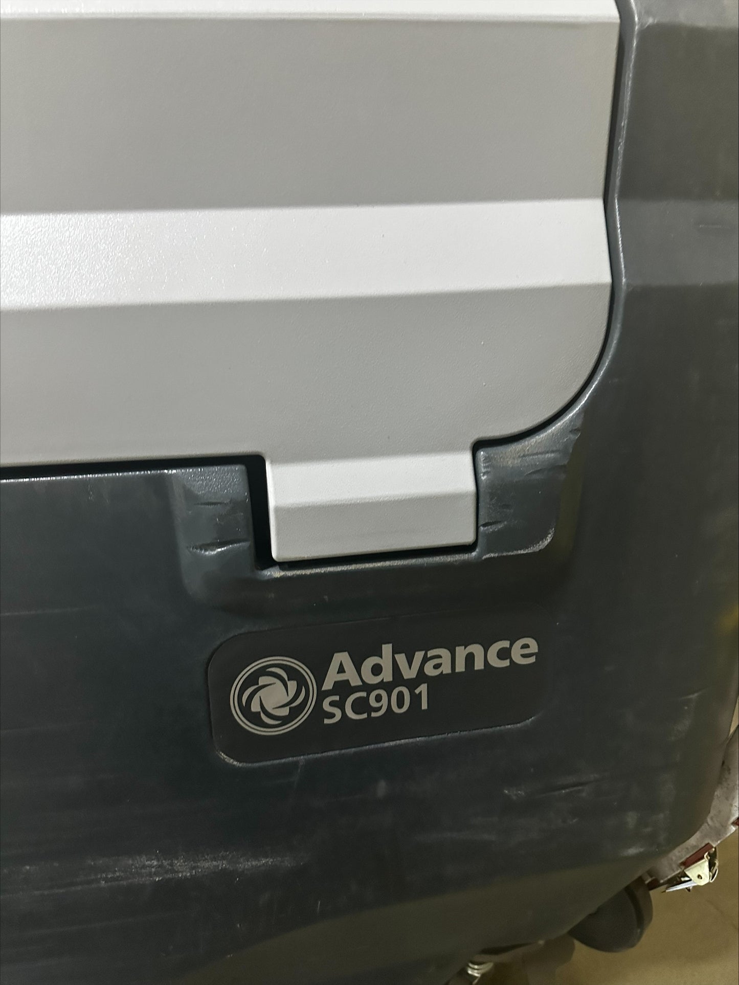 Nilfisk Advance SC901 Auto Scrubber – Refurbished (34" Deck)