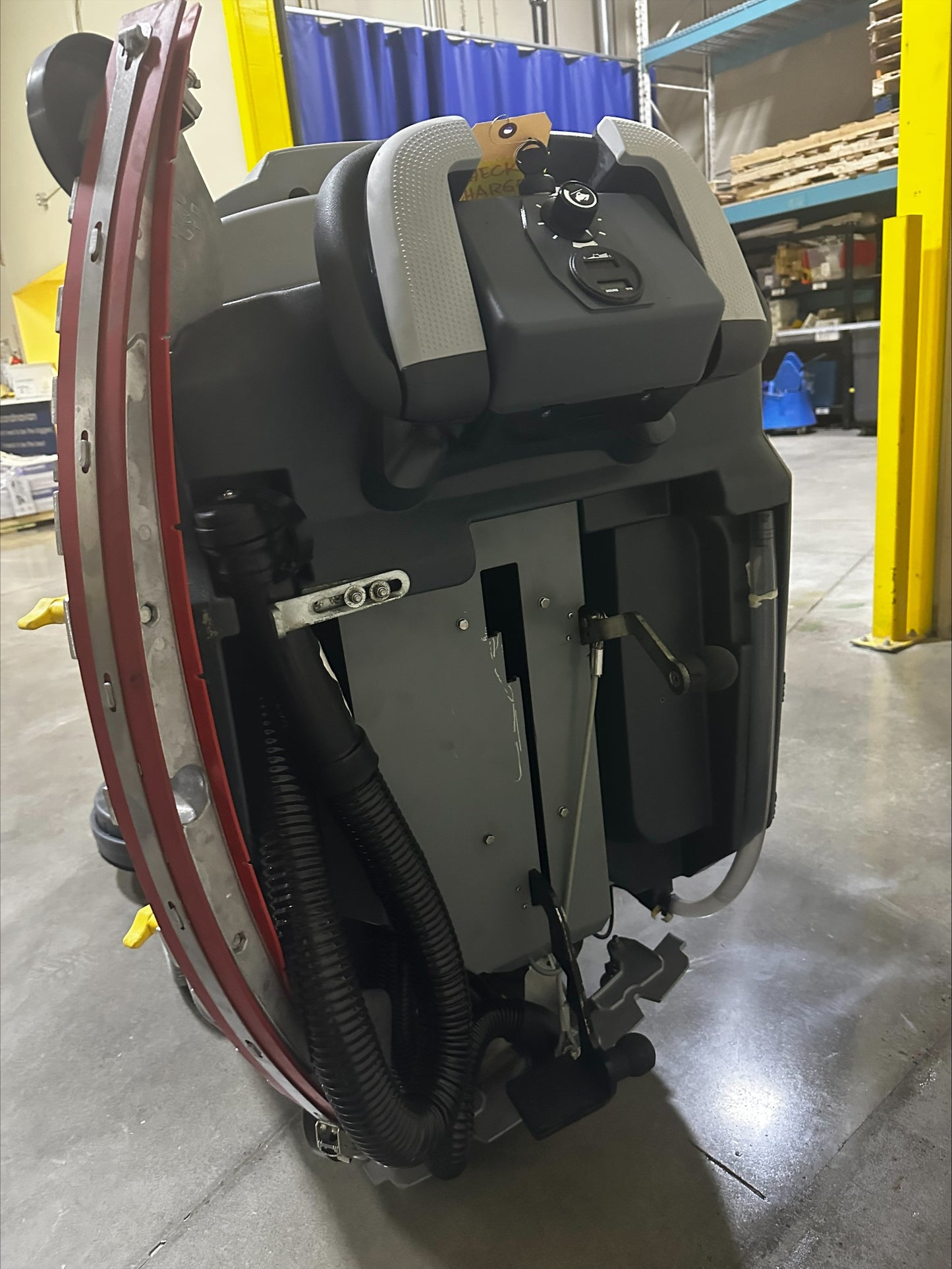 Nilfisk Advance SC901 Auto Scrubber – Refurbished (34" Deck)